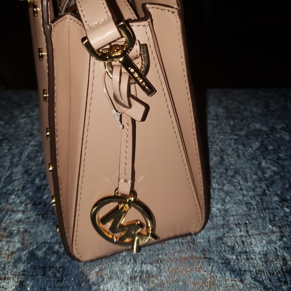 MICHAEL Kors Purse - Picture 10 of 17